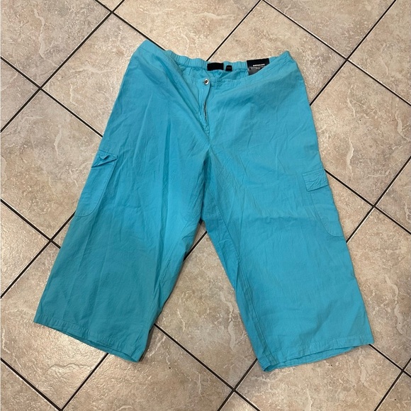 Avenue Blue Cargo capris - Picture 1 of 6